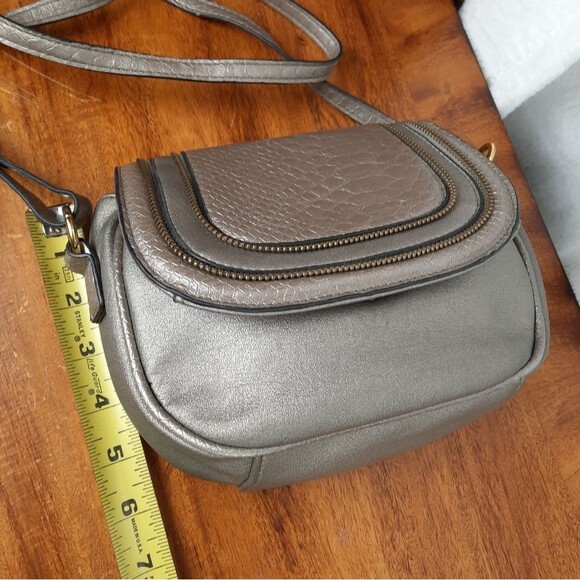 Jessica Simpson Shimmering Silver Snakeskin Evening Crossbody Bag - Picture 9 of 12